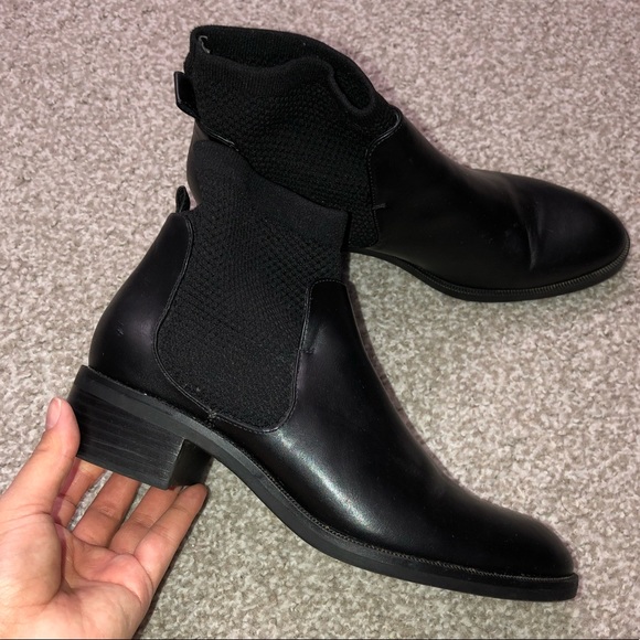 Zara Shoes - Zara Chelsea boots